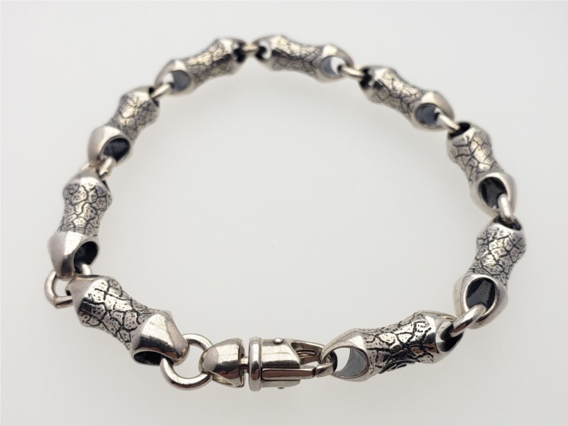 "Origin 3" link bracelet sterling silver with leaf pattern by William Henry Studio
